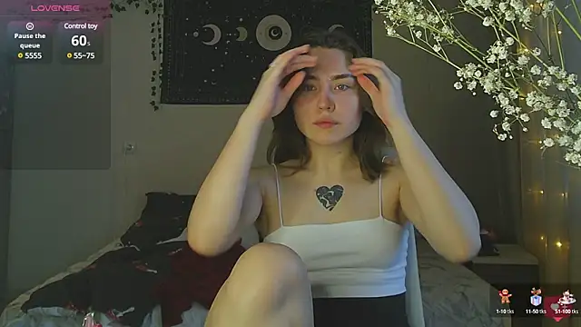 Snapshot of Aurora_workerr chatting on 02-14-25, 02:07 Aurora workerr online show from 02-14-25, 02:07