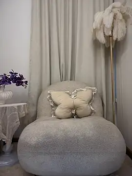 Snapshot of Hot_Mm chatting on 05-25-26, 10:47 Hot Mm online show from 05-25-26, 10:47