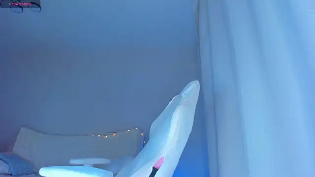 JennyWoody online show from 10-25-25, 04:18