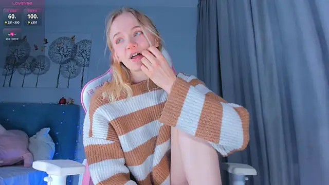 Snapshot of JennyWoody chatting on 01-15-25, 05:37 JennyWoody online show from 01-15-25, 05:37
