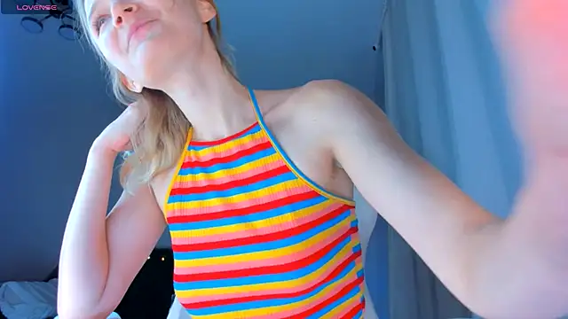 JennyWoody online show from 11-26-25, 02:22