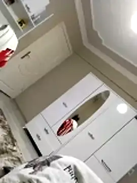 Snapshot of milf_hunter_35 chatting on 04-16-26, 04:57 milf hunter 35 online show from 04-16-26, 04:57