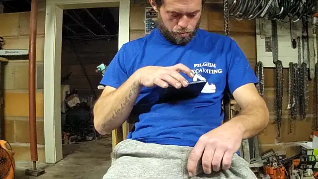 Bigoleslong98765 online show from 11-17-25, 04:16