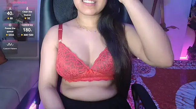 Snapshot of Most-Beautiful-Queen chatting on 03-18-25, 07:22 Most-Beautiful-Queen online show from 03-18-25, 07:22