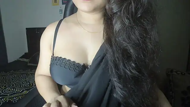 Snapshot of Most-Beautiful-Queen chatting on 05-23-26, 06:18 Most-Beautiful-Queen online show from 05-23-26, 06:18