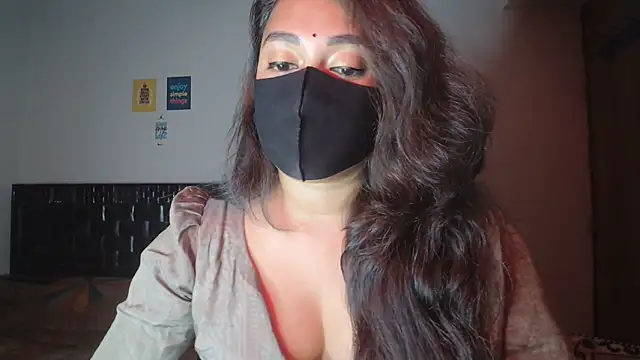 Most-Beautiful-Queen online show from 12-13-25, 08:04