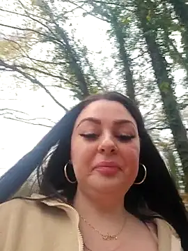 Snapshot of Britishbella chatting on 11-27-25, 03:12 Britishbella online show from 11-27-25, 03:12