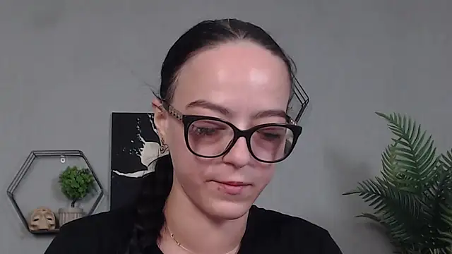 Snapshot of IzabelllNoir chatting on 05-18-26, 09:14 IzabelllNoir online show from 05-18-26, 09:14