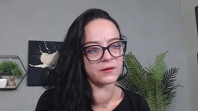 Snapshot of IzabelllNoir chatting on 02-13-26, 08:03 IzabelllNoir online show from 02-13-26, 08:03