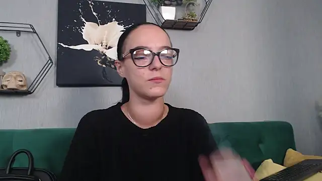 Snapshot of IzabelllNoir chatting on 10-09-25, 09:10 IzabelllNoir online show from 10-09-25, 09:10