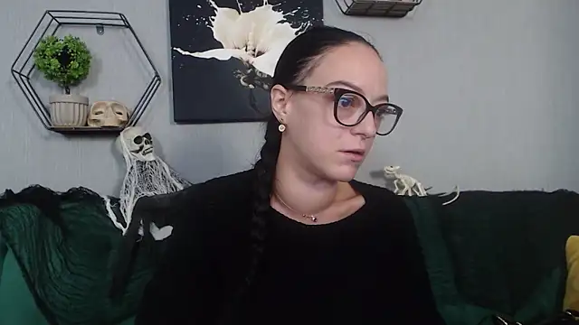 Snapshot of IzabelllNoir chatting on 10-16-25, 11:29 IzabelllNoir online show from 10-16-25, 11:29