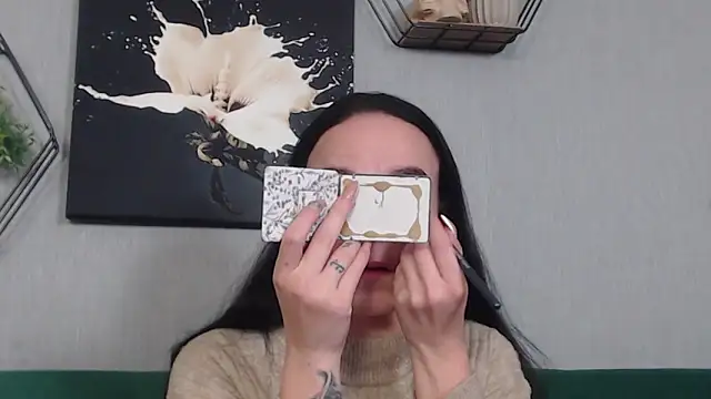 Snapshot of IzabelllNoir chatting on 02-07-26, 09:39 IzabelllNoir online show from 02-07-26, 09:39