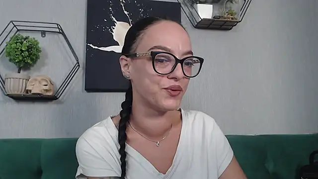 Snapshot of IzabelllNoir chatting on 09-26-25, 10:55 IzabelllNoir online show from 09-26-25, 10:55