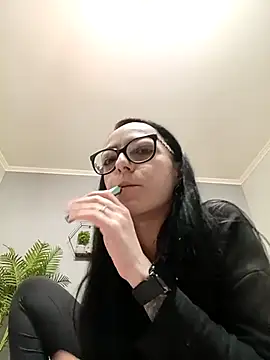 Snapshot of IzabelllNoir chatting on 02-26-26, 10:10 IzabelllNoir online show from 02-26-26, 10:10