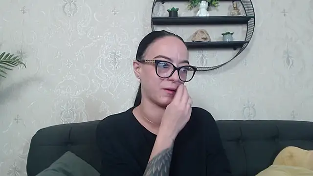 IzabelllNoir online show from 11-25-25, 08:36