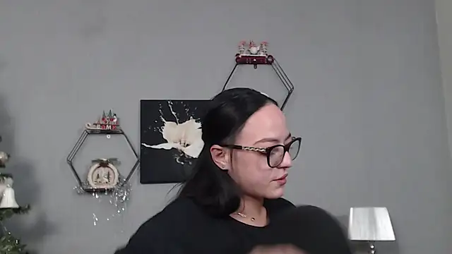 IzabelllNoir online show from 12-18-25, 11:03