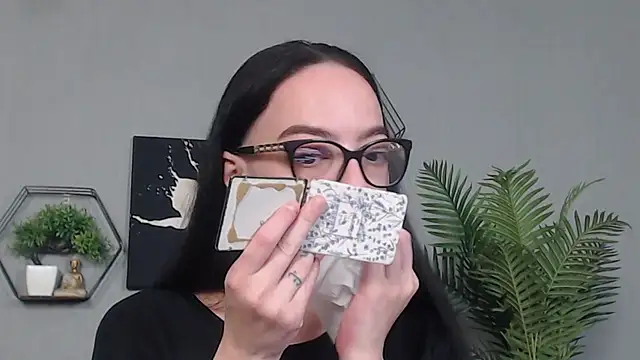 Snapshot of IzabelllNoir chatting on 02-26-26, 10:04 IzabelllNoir online show from 02-26-26, 10:04