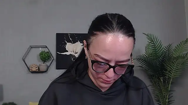 Snapshot of IzabelllNoir chatting on 05-17-26, 10:04 IzabelllNoir online show from 05-17-26, 10:04