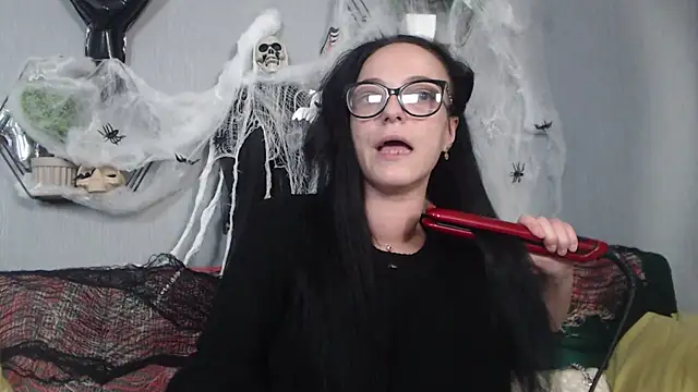 Snapshot of IzabelllNoir chatting on 10-24-25, 11:09 IzabelllNoir online show from 10-24-25, 11:09