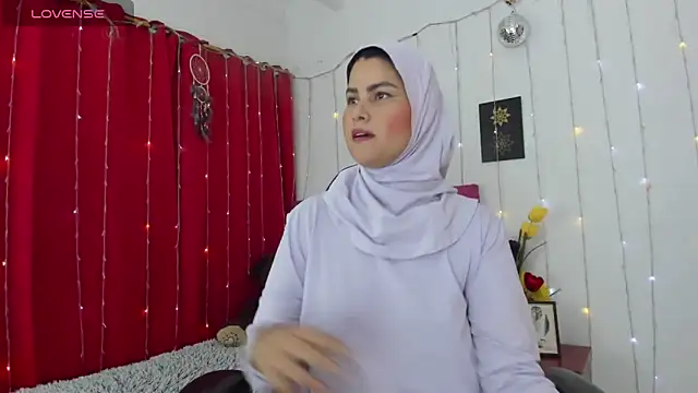 AishaAmin  online show from 12-15-25, 12:11