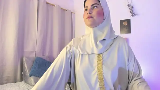 AishaAmin  online show from 06-08-26, 12:27