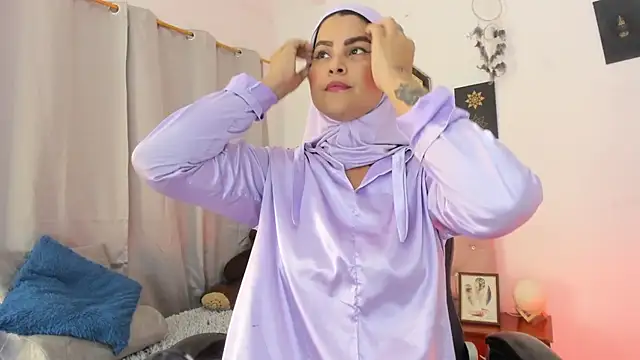 AishaAmin  online show from 07-18-26, 12:14