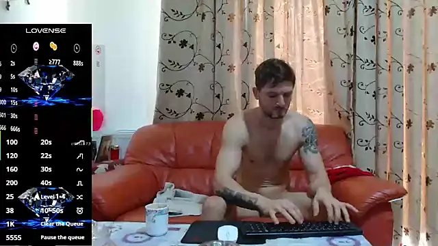 Snapshot of cuple_hoot_ chatting on 10-28-25, 08:02 cuple hoot online show from 10-28-25, 08:02