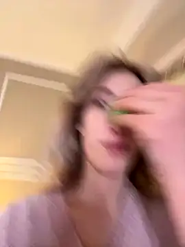 SerenaBennet online show from 12-23-25, 08:35