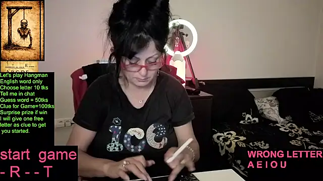 Snapshot of YourDreamLoverr chatting on 05-19-26, 11:12 YourDreamLoverr online show from 05-19-26, 11:12