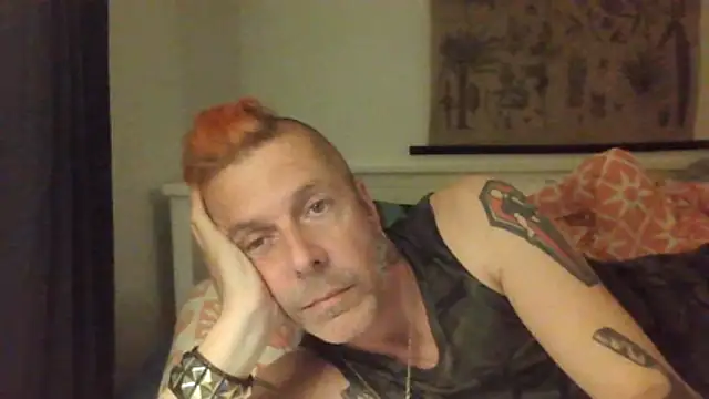 Snapshot of SHARPSkinhead chatting on 05-22-26, 09:02 SHARPSkinhead online show from 05-22-26, 09:02