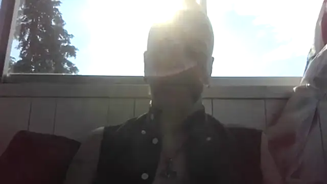 Snapshot of SHARPSkinhead chatting on 06-08-26, 06:47 SHARPSkinhead online show from 06-08-26, 06:47