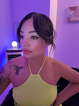 Sara LipsX online show from 02-08-26, 01:36