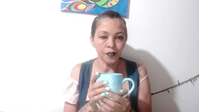Snapshot of electra-mommy chatting on 07-25-26, 11:05 electra-mommy online show from 07-25-26, 11:05