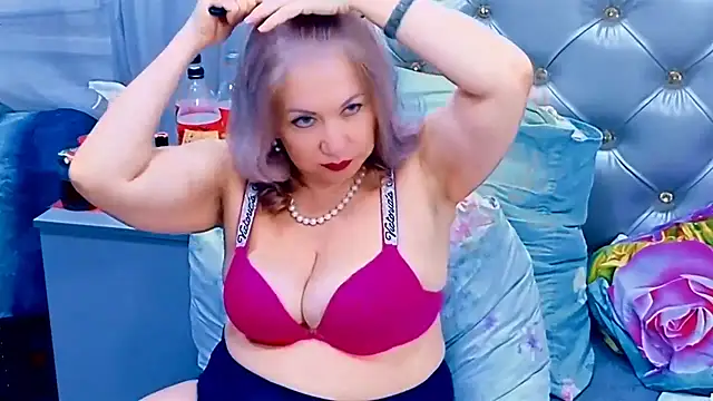 Hornystepmom29 online show from 06-05-26, 10:59