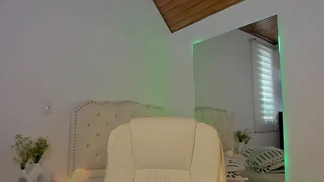 AtheneaRossi online show from 09-27-25, 07:09