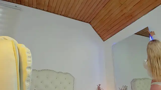 AtheneaRossi online show from 10-01-25, 07:07