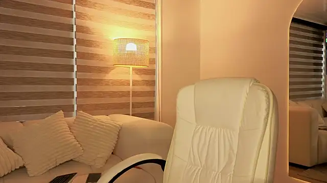 AtheneaRossi online show from 10-04-25, 10:11