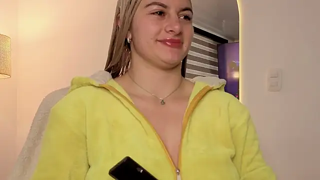 AtheneaRossi online show from 10-11-25, 02:18