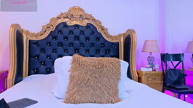 AdelinaVans online show from 10-27-25, 11:33