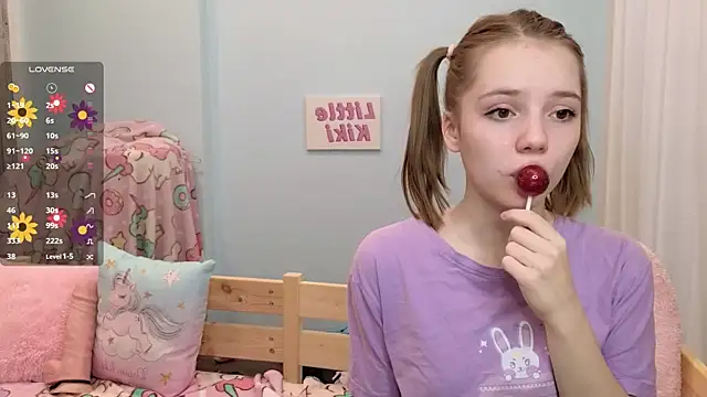 Snapshot of PrincessLittleKiki chatting on 10-18-25, 07:10 PrincessLittleKiki online show from 10-18-25, 07:10