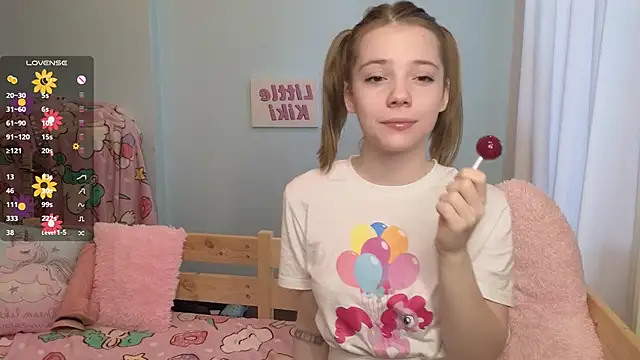 Snapshot of PrincessLittleKiki chatting on 10-09-25, 07:09 PrincessLittleKiki online show from 10-09-25, 07:09