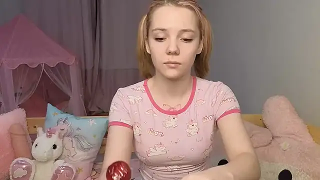 PrincessLittleKiki online show from 02-10-26, 09:36