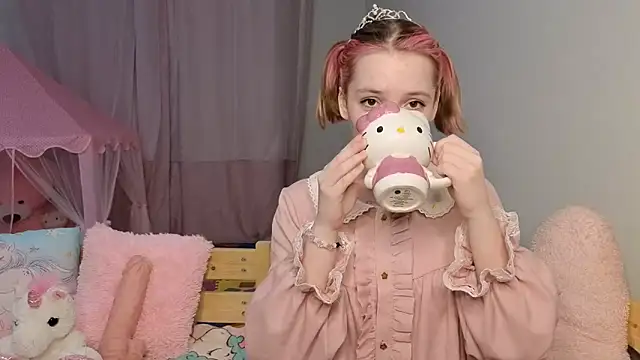 PrincessLittleKiki online show from 04-17-26, 07:06
