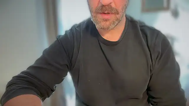 Mr Beef online show from 12-20-25, 02:42