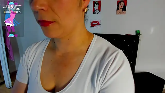Snapshot of Aliciia_cute1 chatting on 04-30-26, 10:03 Aliciia cute1 online show from 04-30-26, 10:03