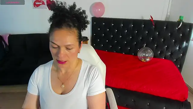 Snapshot of Aliciia_cute1 chatting on 05-22-26, 09:24 Aliciia cute1 online show from 05-22-26, 09:24