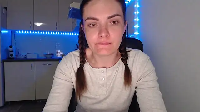 Snapshot of _JustmeHere_ chatting on 06-20-26, 10:59 JustmeHere online show from 06-20-26, 10:59