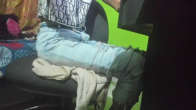 Brenda Smith69 online show from 11-11-25, 08:25