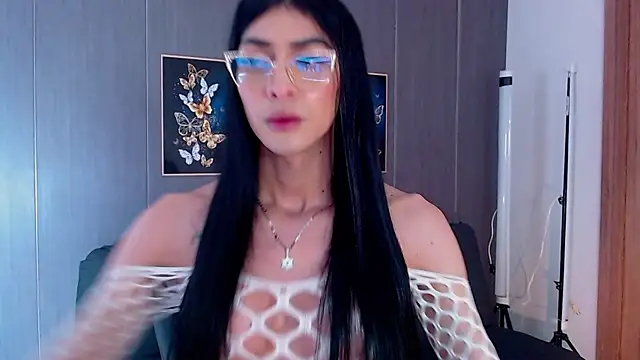 Snapshot of Evelynn_sex_ chatting on 10-13-25, 02:18 Evelynn sex online show from 10-13-25, 02:18