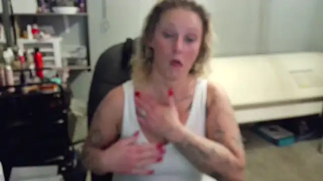 Snapshot of Lisalovely6981 chatting on 02-12-25, 09:20 Lisalovely6981 online show from 02-12-25, 09:20